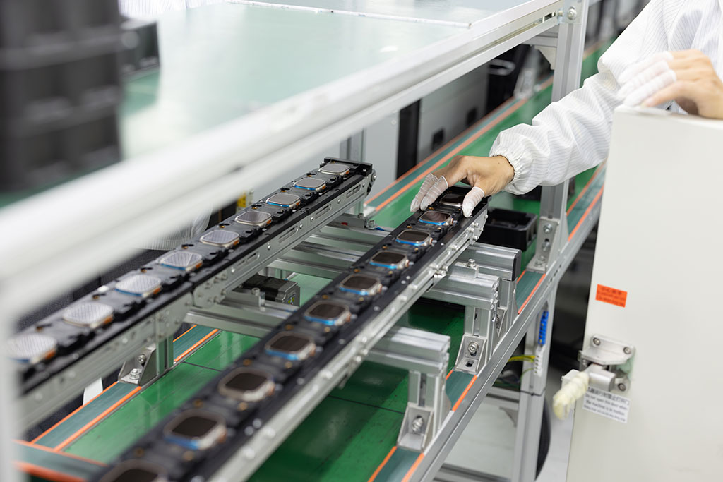 Apple đang âm thầm “đào tạo lại” chuỗi cung ứng tại Việt Nam: Vì sao Việt Nam đang trở thành phòng thí nghiệm kỹ năng toàn cầu của Táo Khuyết?- Ảnh 4. Apple đang âm thầm “đào tạo lại” chuỗi cung ứng tại Việt Nam: Vì sao Việt Nam đang trở thành phòng thí nghiệm kỹ năng toàn cầu của Táo Khuyết?- Ảnh 4.