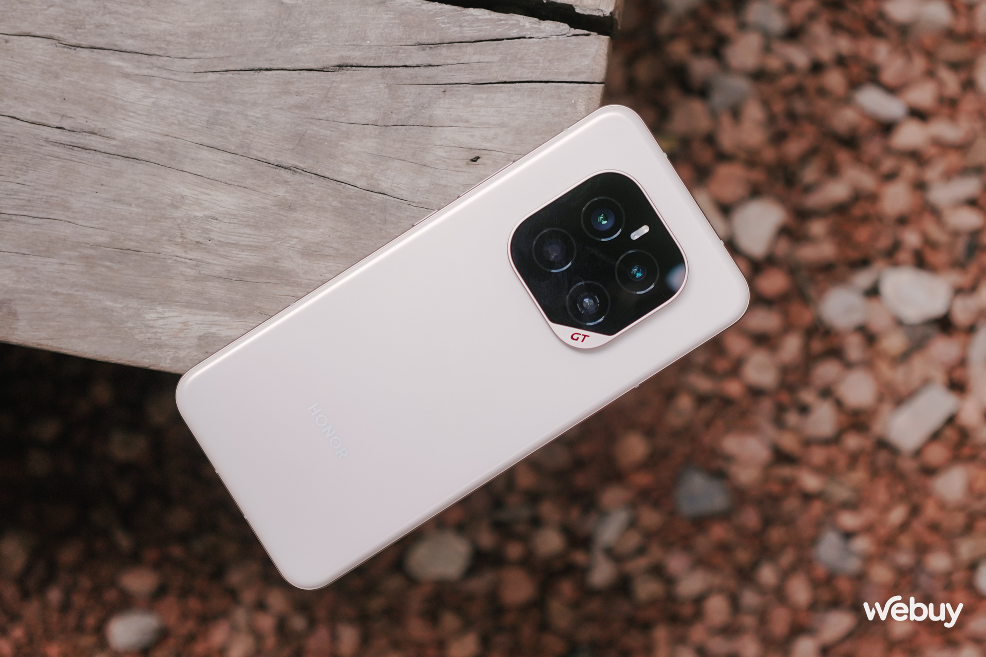 Đây mới là điện thoại chơi game đáng mua: Snapdragon 8 Elite, pin khủng 7.200mAh, hiệu năng ngon mà chụp ảnh cũng đẹp, giá rẻ chỉ bằng 2/3 iPhone 16- Ảnh 3. Đây mới là điện thoại chơi game đáng mua: Snapdragon 8 Elite, pin khủng 7.200mAh, hiệu năng ngon mà chụp ảnh cũng đẹp, giá rẻ chỉ bằng 2/3 iPhone 16- Ảnh 3.