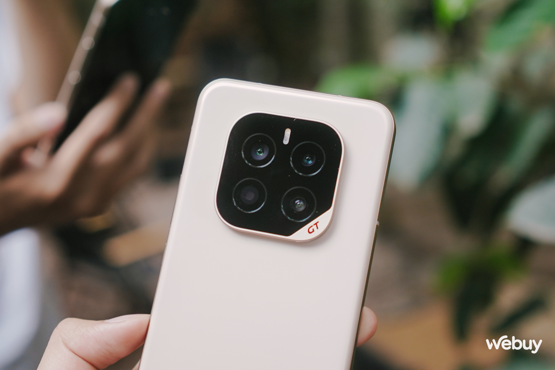 Đây mới là điện thoại chơi game đáng mua: Snapdragon 8 Elite, pin khủng 7.200mAh, hiệu năng ngon mà chụp ảnh cũng đẹp, giá rẻ chỉ bằng 2/3 iPhone 16- Ảnh 4. Đây mới là điện thoại chơi game đáng mua: Snapdragon 8 Elite, pin khủng 7.200mAh, hiệu năng ngon mà chụp ảnh cũng đẹp, giá rẻ chỉ bằng 2/3 iPhone 16- Ảnh 4.