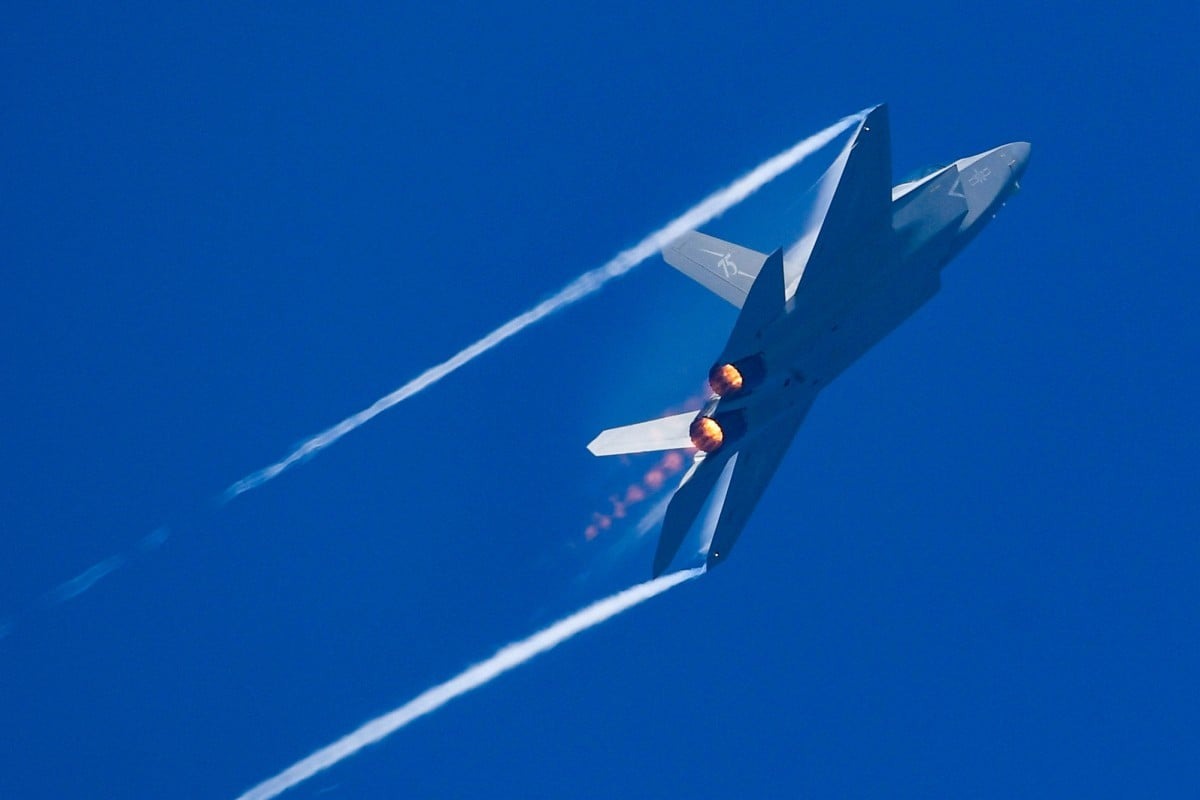 Kỹ sư Trung Quốc dùng AI DeepSeek để thiết kế máy bay chiến đấu thế hệ mới- Ảnh 1. Kỹ sư Trung Quốc dùng AI DeepSeek để thiết kế máy bay chiến đấu thế hệ mới- Ảnh 1.