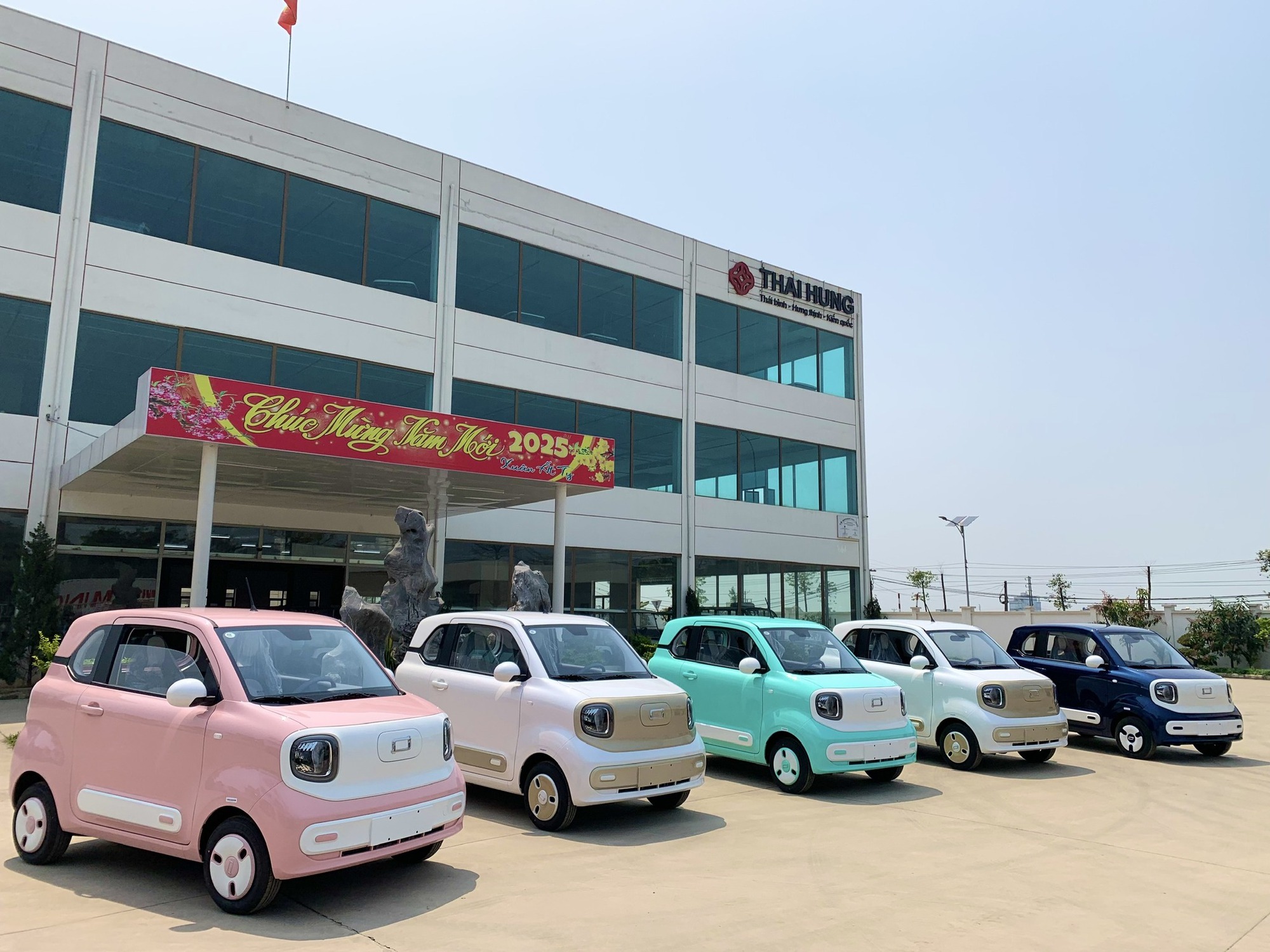 Tân binh xe điện mini chính thức mở bán tại Việt Nam: sạc một lần chạy 170 km, giá 199 triệu đồng cạnh tranh Wuling Mini EV- Ảnh 2. Tân binh xe điện mini chính thức mở bán tại Việt Nam: sạc một lần chạy 170 km, giá 199 triệu đồng cạnh tranh Wuling Mini EV- Ảnh 2.