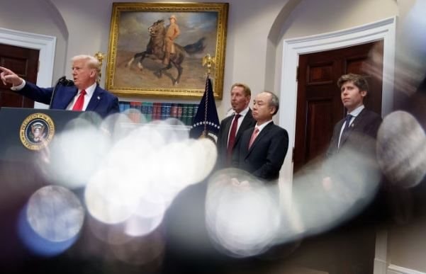 Canh bạc 500 tỷ USD của nước Mỹ sắp h&oacute;a bong b&oacute;ng AI: Chưa ho&agrave;n tất bất kỳ thỏa thuận n&agrave;o suốt 6 th&aacute;ng, nguy cơ h&agrave;ng triệu USD &lsquo;đổ s&ocirc;ng đổ biển&rsquo;- Ảnh 1.