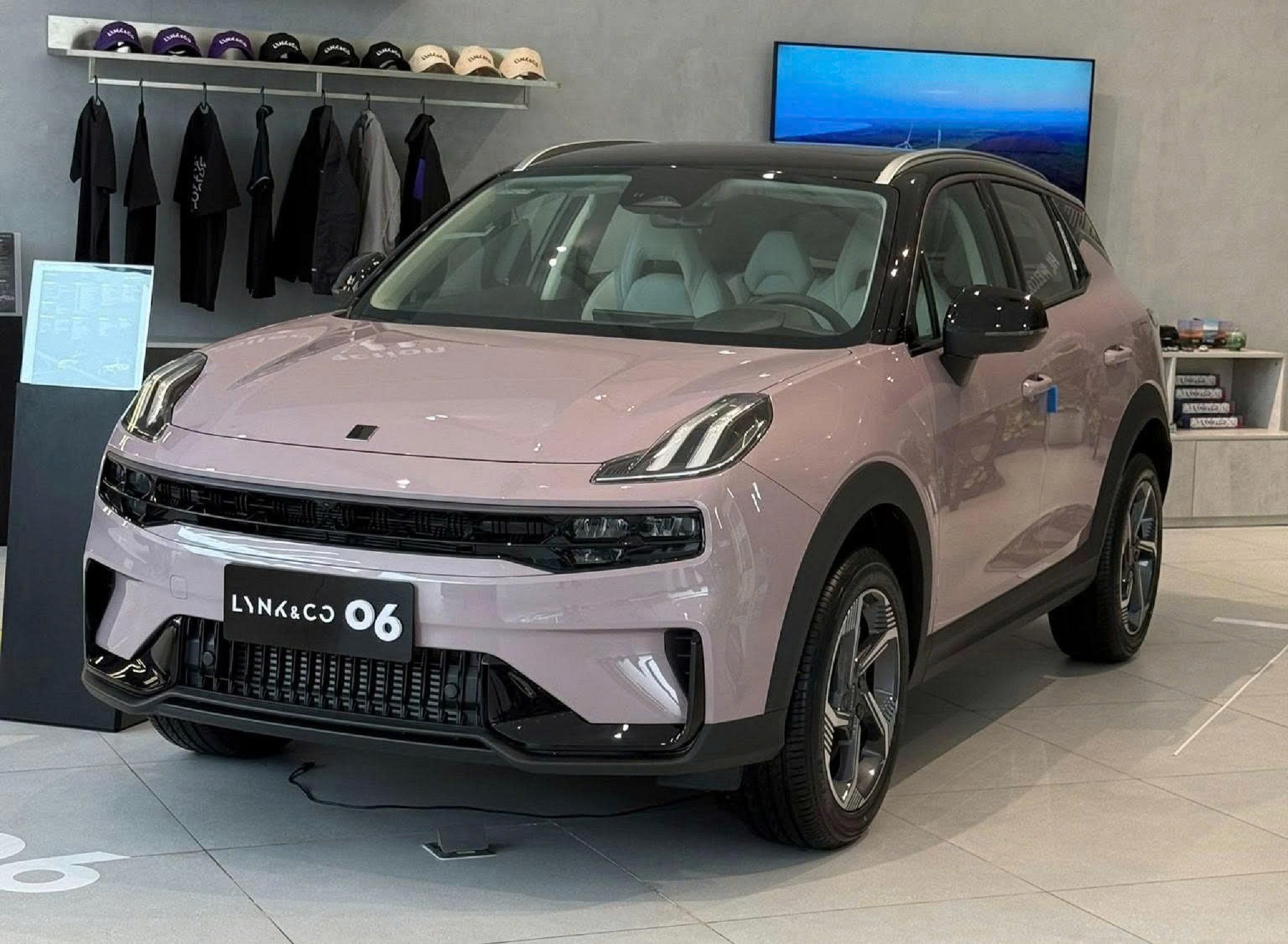 Xe cho Gen Z: &lsquo;Sẵn s&agrave;ng nợ để tậu &ocirc; t&ocirc;, xa rồi thời m&aacute;y nổ c&ograve;i k&ecirc;u, 4 b&aacute;nh quay đều&rsquo;- Ảnh 4.