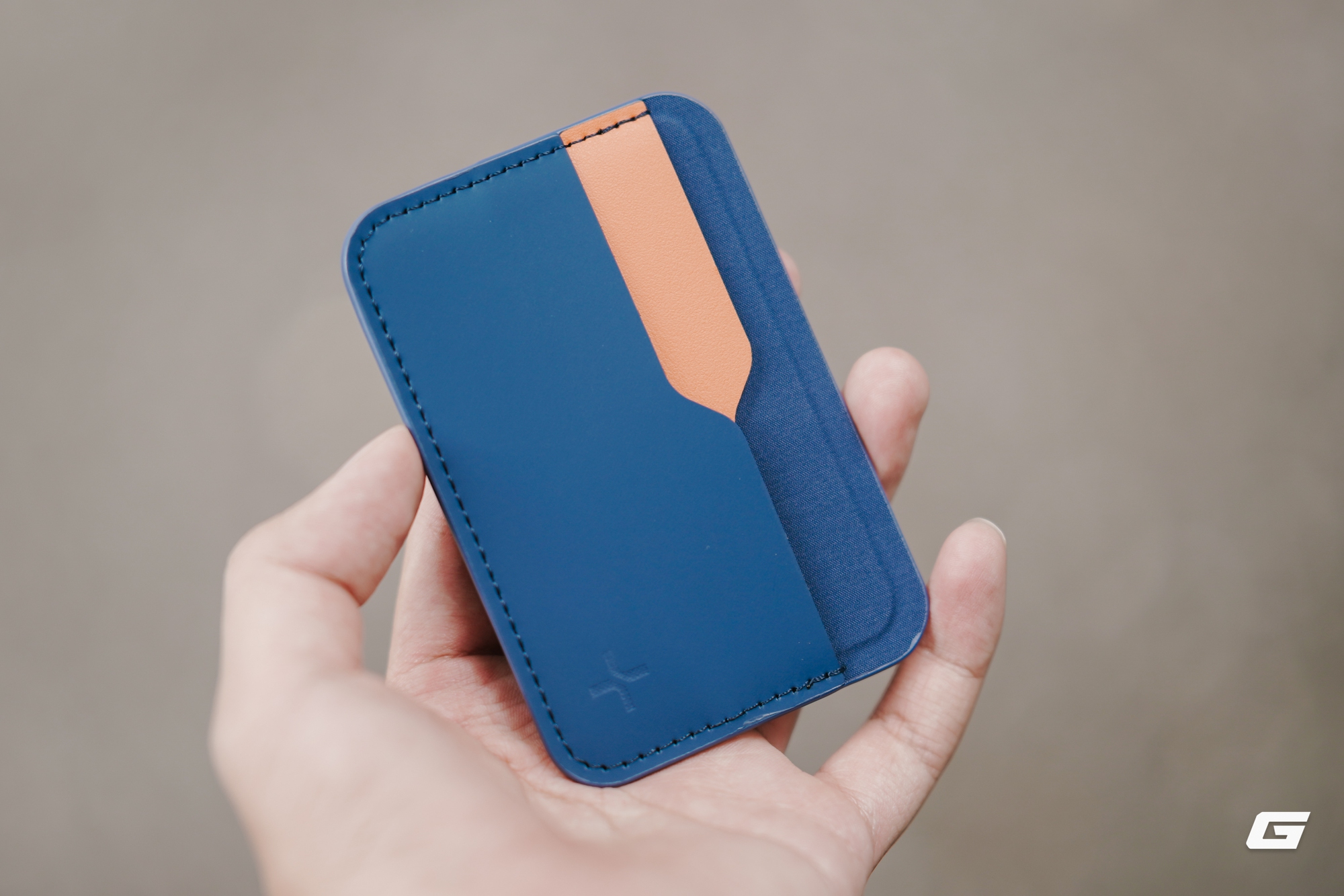 Món phụ kiện 199K biến iPhone thành "ví di động" mà ai cũng nên sắm một chiếc- Ảnh 5. Món phụ kiện 199K biến iPhone thành "ví di động" mà ai cũng nên sắm một chiếc- Ảnh 5.