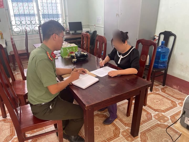 Đi vay 26 triệu đồng để trả ph&iacute; ship nhận &ocirc; t&ocirc; Tesla Model 3 từ tỷ ph&uacute; Elon Musk, người phụ nữ Ph&uacute; Thọ bị c&ocirc;ng an mời l&ecirc;n x&aacute;c minh- Ảnh 1.