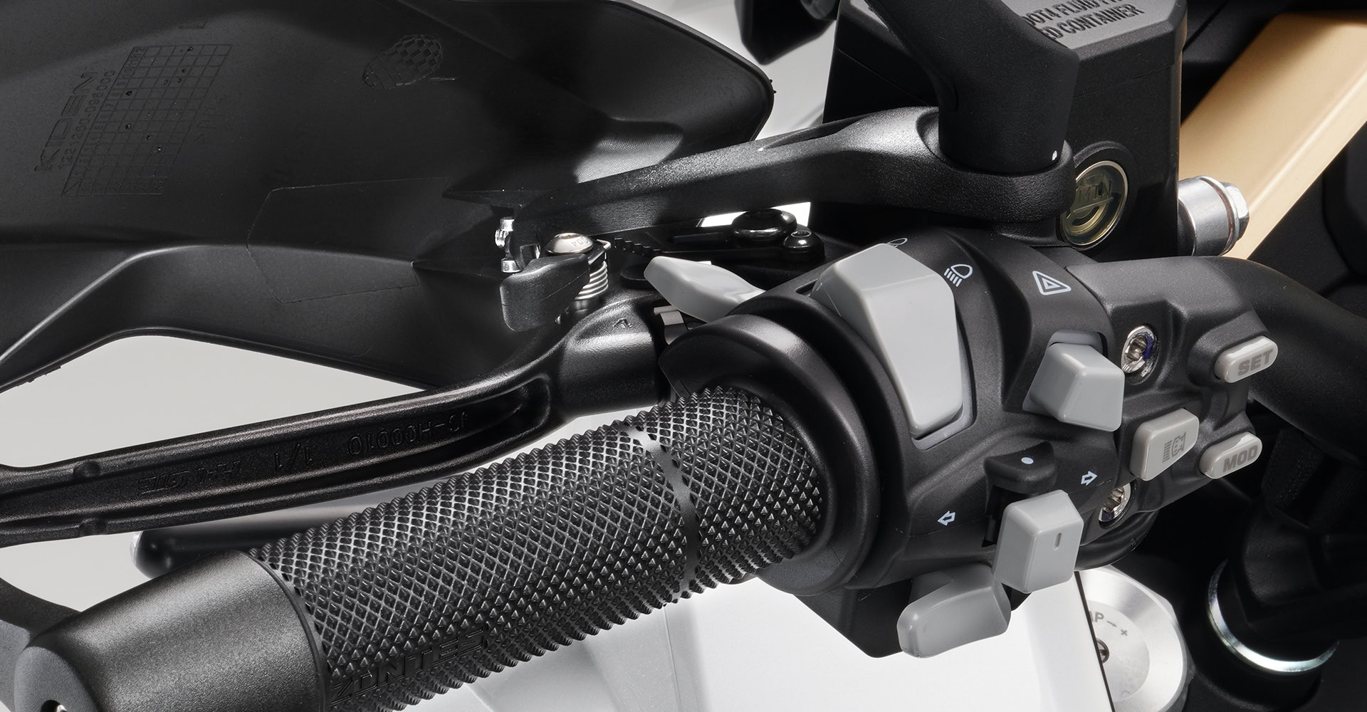 Vừa ra mắt Việt Nam xe tay ga dân phượt thích mê: Sức mạnh và công nghệ vượt xe Honda, Yamaha, giá rẻ hơn- Ảnh 6. Vừa ra mắt Việt Nam xe tay ga dân phượt thích mê: Sức mạnh và công nghệ vượt xe Honda, Yamaha, giá rẻ hơn- Ảnh 6.