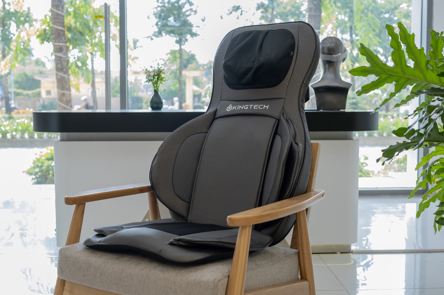 Đệm massage lưng cổ KINGTECH KC-700: Trải nghiệm thư giãn chuẩn spa ngay tại nhà- Ảnh 4. Đệm massage lưng cổ KINGTECH KC-700: Trải nghiệm thư giãn chuẩn spa ngay tại nhà- Ảnh 4.