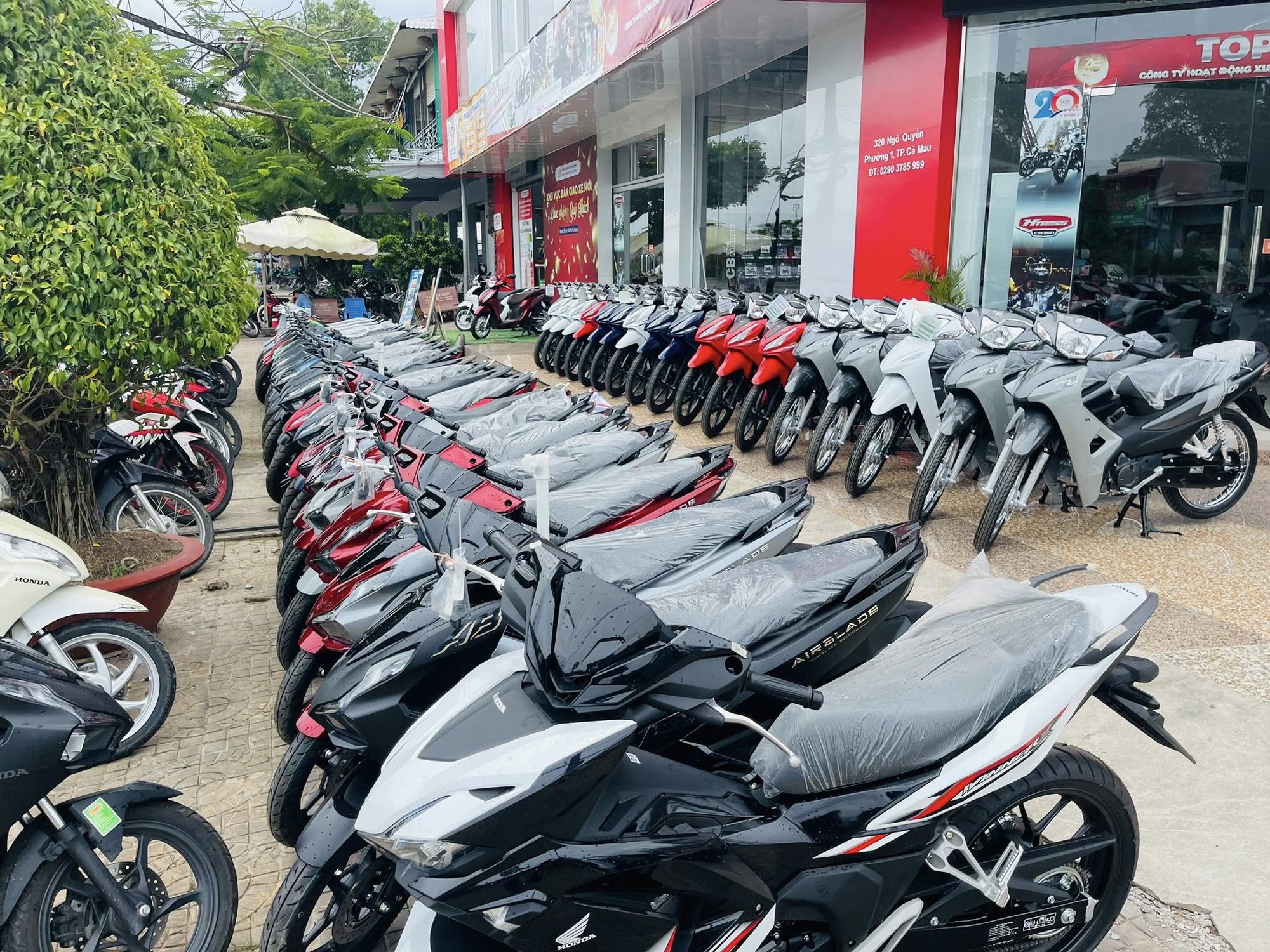 'Cấm xe xăng, xe điện muốn đi xa hơn th&igrave; đừng tự chế pin m&agrave; h&atilde;y chờ h&agrave;ng ch&iacute;nh h&atilde;ng'- Ảnh 9.