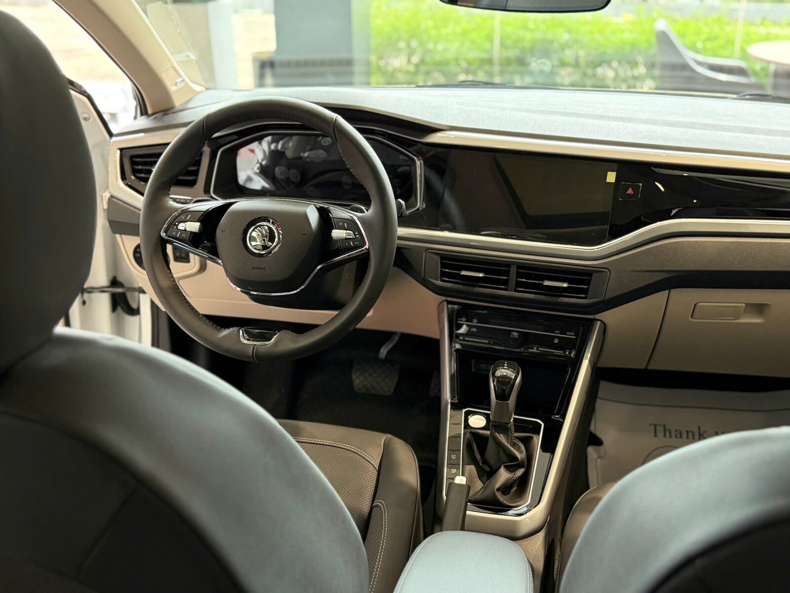 Một mẫu sedan cỡ B vừa ra mắt tại Việt Nam: Xe châu Âu, lắp ráp trong nước, giá thấp nhất 421 triệu đồng đấu 'căng đét' với Toyota Vios, Honda City- Ảnh 6. Một mẫu sedan cỡ B vừa ra mắt tại Việt Nam: Xe châu Âu, lắp ráp trong nước, giá thấp nhất 421 triệu đồng đấu 'căng đét' với Toyota Vios, Honda City- Ảnh 6.