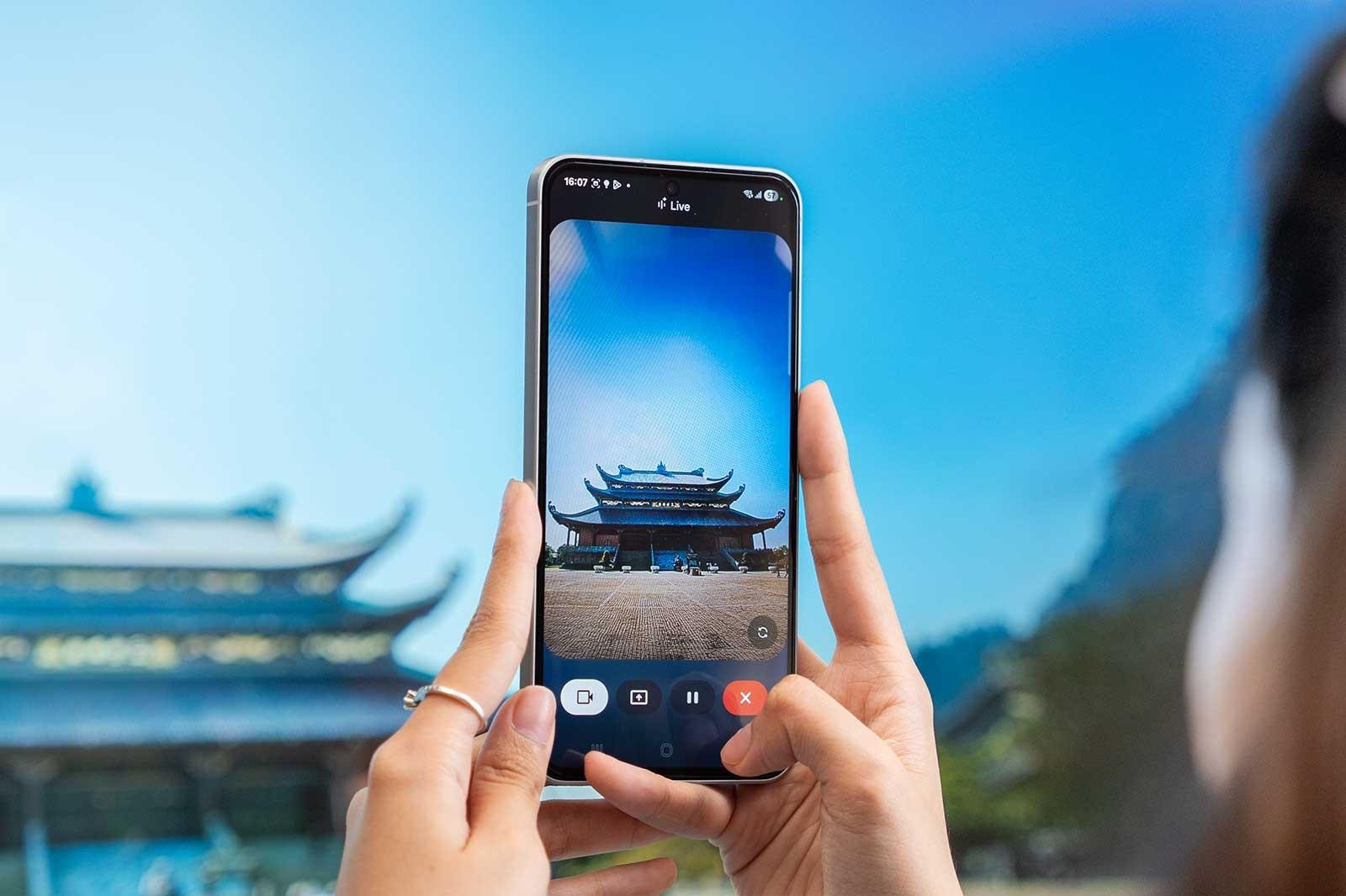 Gemini Live trên Galaxy A56 5G: Chỉ một công cụ nhưng mang đến ngàn cách bứt phá cho GenZ- Ảnh 4. Gemini Live trên Galaxy A56 5G: Chỉ một công cụ nhưng mang đến ngàn cách bứt phá cho GenZ- Ảnh 4.