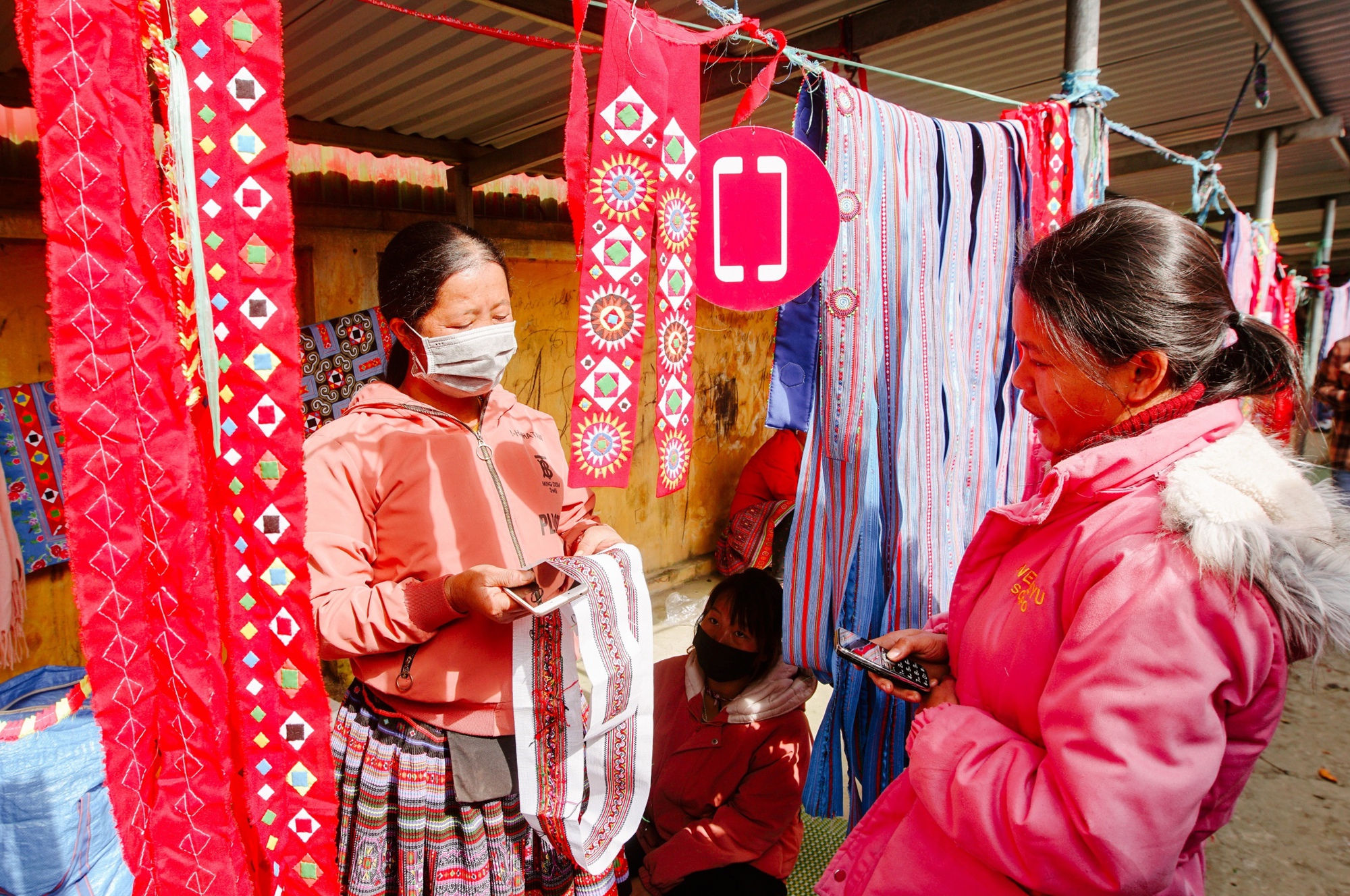 Bức tranh tài chính số ở Việt Nam và hành trình không ai bị bỏ lại phía sau- Ảnh 1. Bức tranh tài chính số ở Việt Nam và hành trình không ai bị bỏ lại phía sau- Ảnh 1.