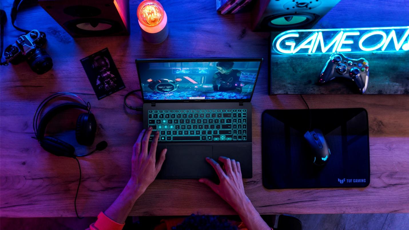 ASUS Gaming V16: Laptop gaming mỏng nhẹ vừa học vừa chơi cho mùa Back to School- Ảnh 4. ASUS Gaming V16: Laptop gaming mỏng nhẹ vừa học vừa chơi cho mùa Back to School- Ảnh 4.