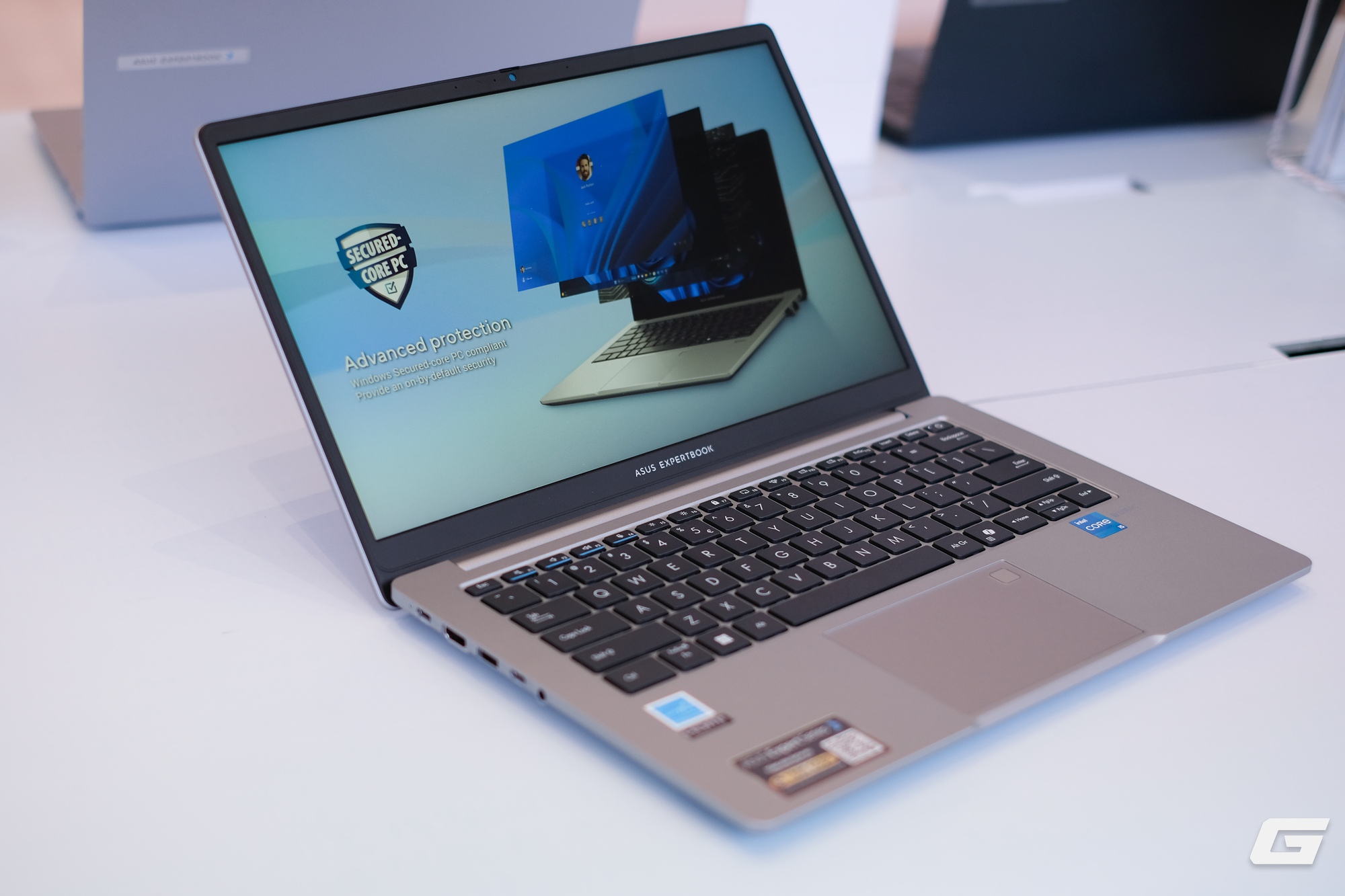 Tội gì mua laptop business cũ? Dòng máy này giá tương đương mà cũng bền bỉ chẳng kém, bảo hành tối thiểu 2 năm, và là máy mới 100%- Ảnh 5. Tội gì mua laptop business cũ? Dòng máy này giá tương đương mà cũng bền bỉ chẳng kém, bảo hành tối thiểu 2 năm, và là máy mới 100%- Ảnh 5.