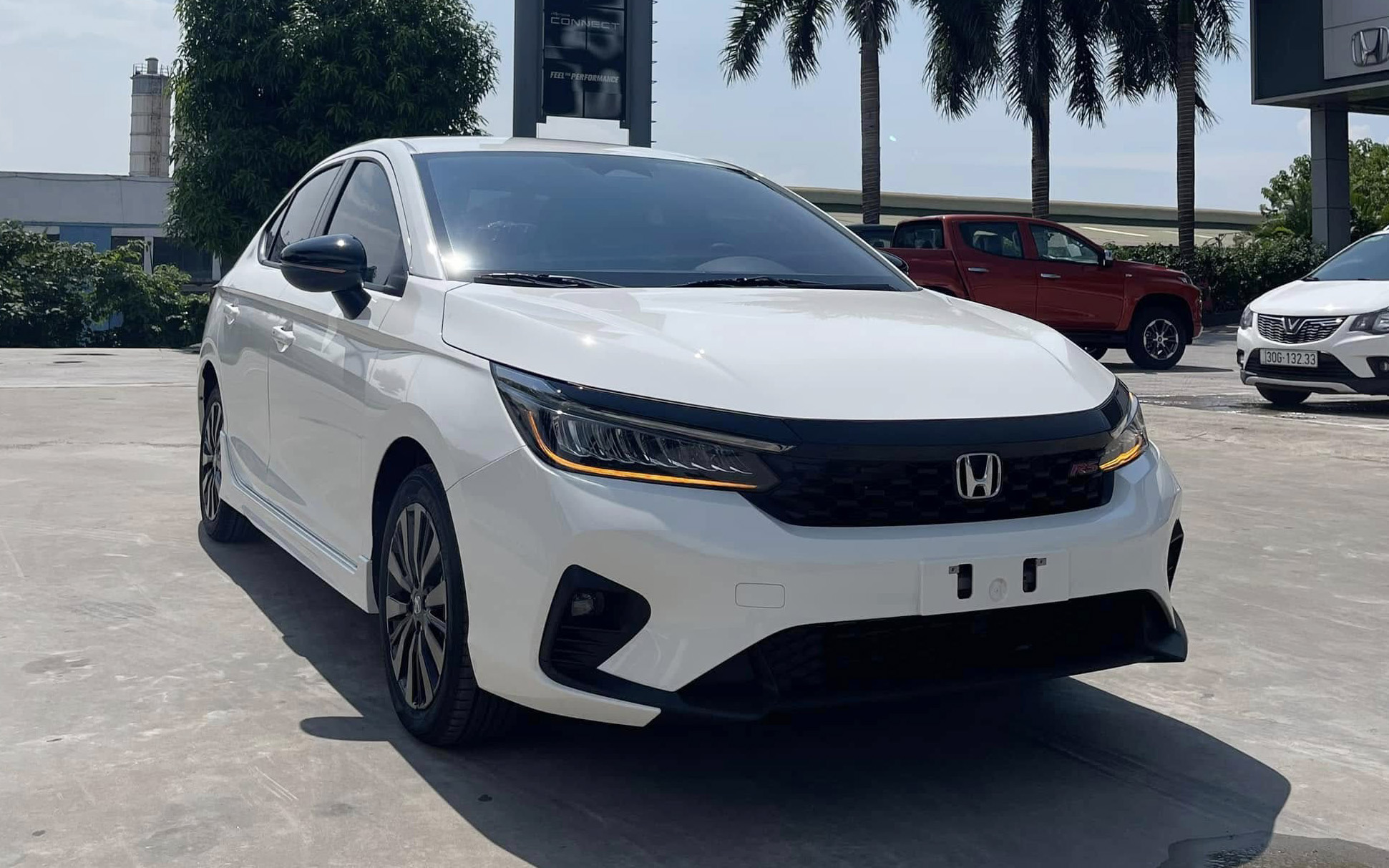 'Th&aacute;ng Ng&acirc;u' tới v&agrave; đ&acirc;y l&agrave; loạt xe giảm gi&aacute; 'khủng' tại Việt Nam: Đủ xe Nhật H&agrave;n Đức, từ phổ th&ocirc;ng đến thể thao hiệu suất cao, c&oacute; mẫu giảm cả tỷ đồng- Ảnh 3.