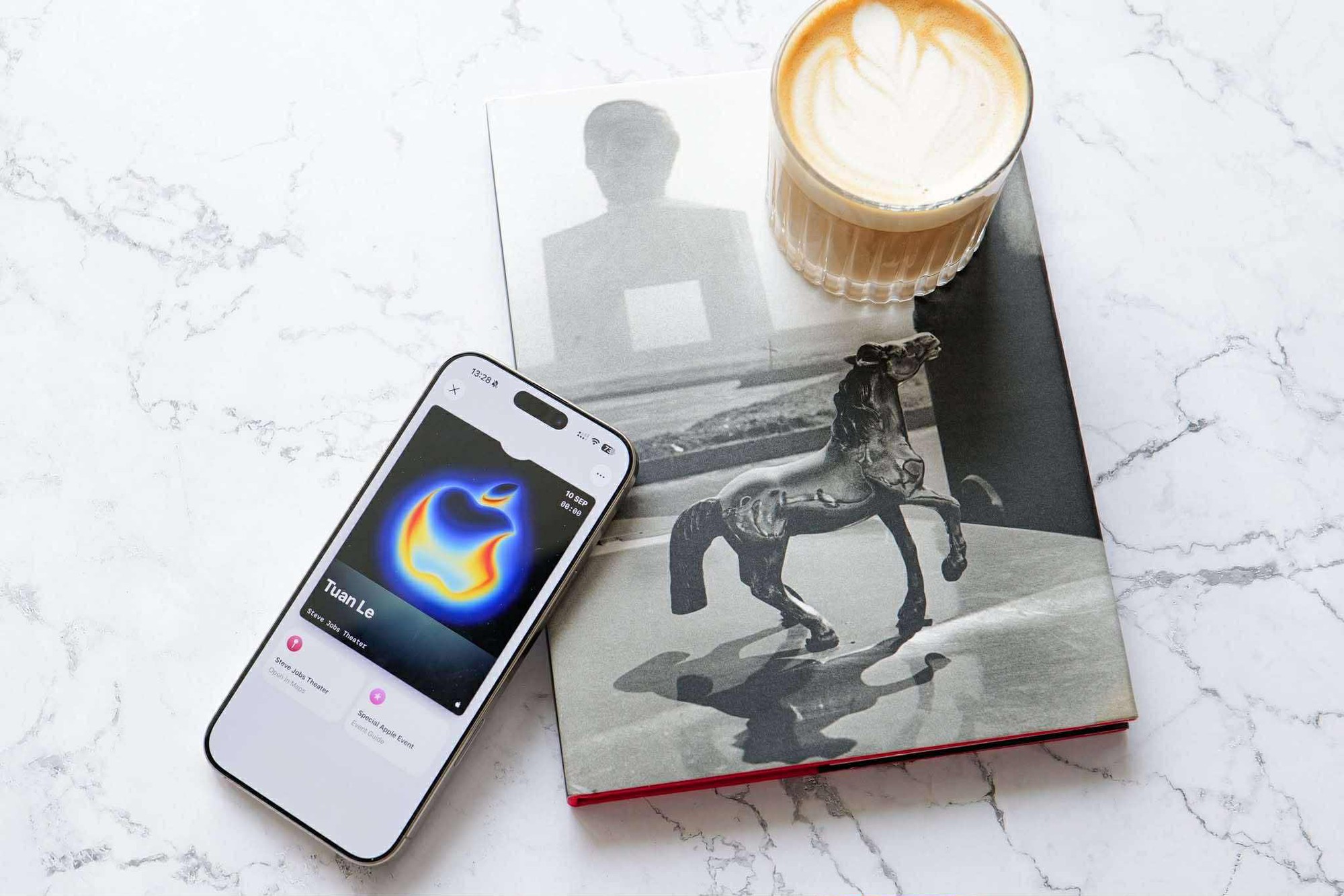 18 năm thư mời iPhone: Từ một lời hẹn "Just the beginning" đến th&agrave;nh h&agrave;nh tr&igrave;nh tạo n&ecirc;n những chiếc smartphone m&agrave; ai cũng "Sẽ m&ecirc;&ecirc;&ecirc;&ecirc;"- Ảnh 24.