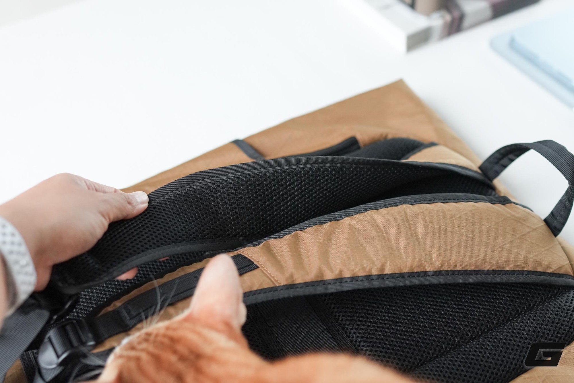 Tr&ecirc;n tay Skinarma JAGER Backpack: Balo streetwear si&ecirc;u ngầu đến từ Singapore- Ảnh 16.