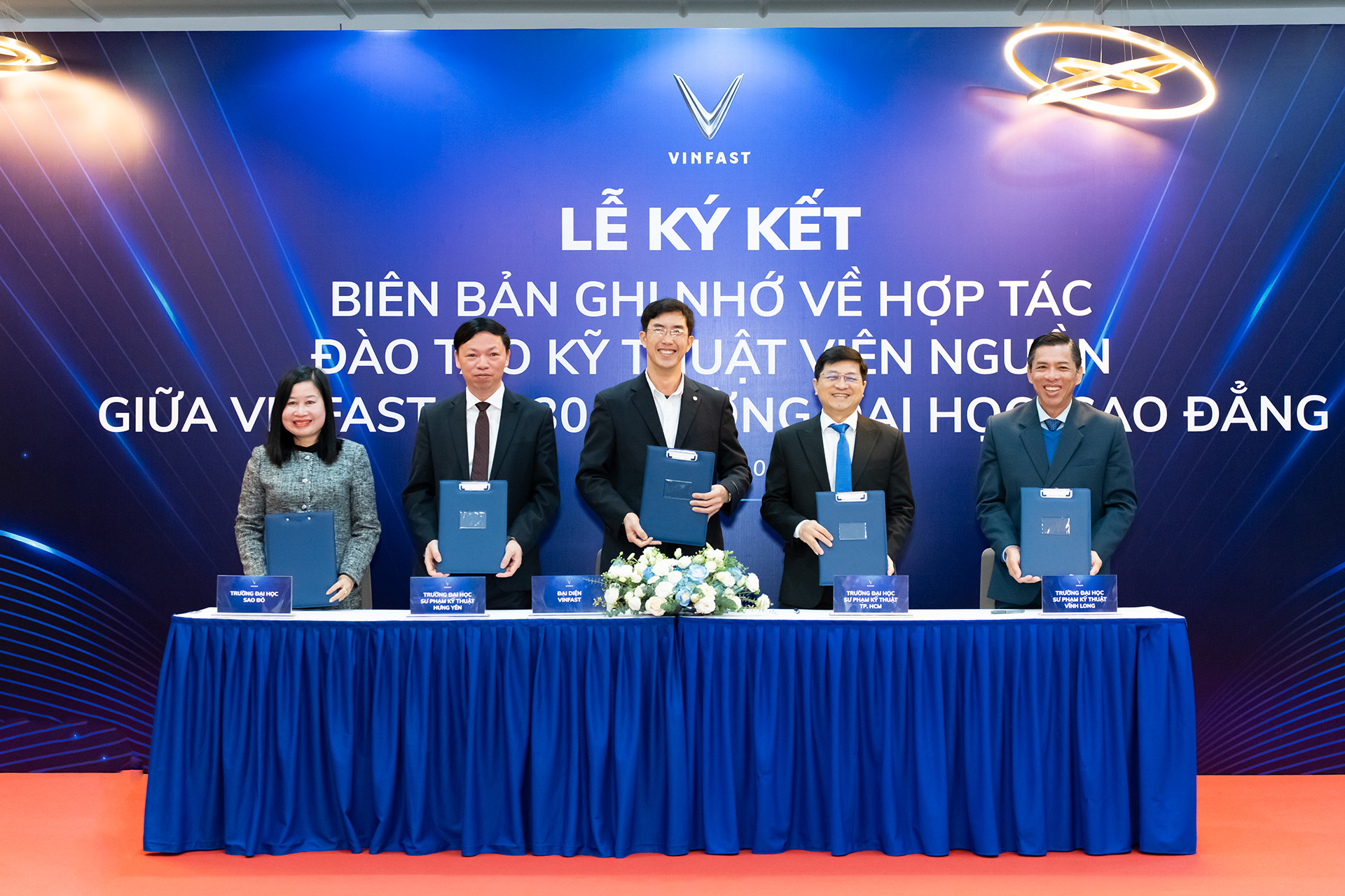 VinFast muốn đưa "kỹ thuật sửa chữa cơ bản xe ô tô điện VinFast" vào chương trình đào tạo tại 30 trường đại học, cao đẳng - Ảnh 1.