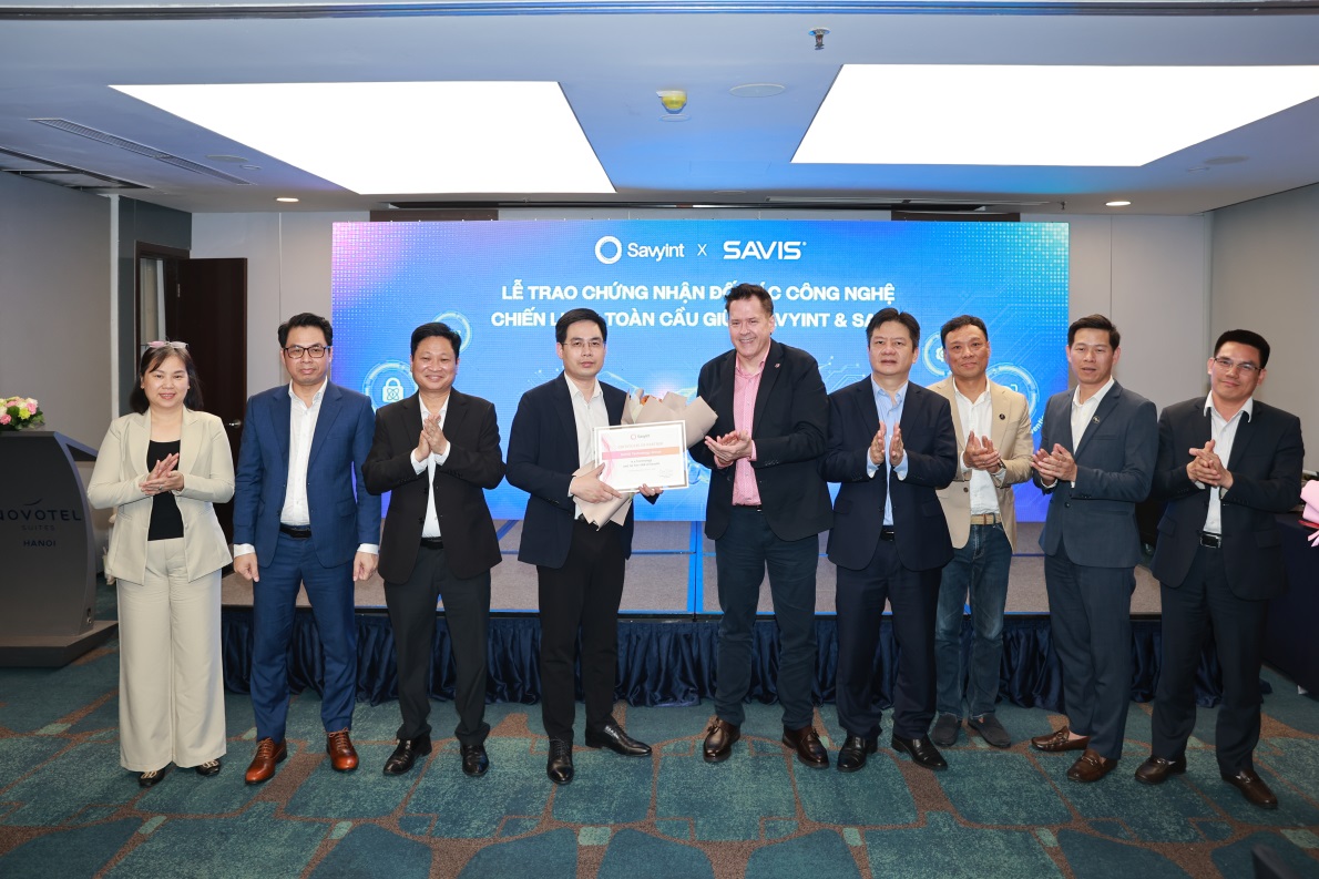 Savyint cùng VietNet và SAVIS Group công bố hợp tác chiến lược - Ảnh 4. Savyint cùng VietNet và SAVIS Group công bố hợp tác chiến lược - Ảnh 4.