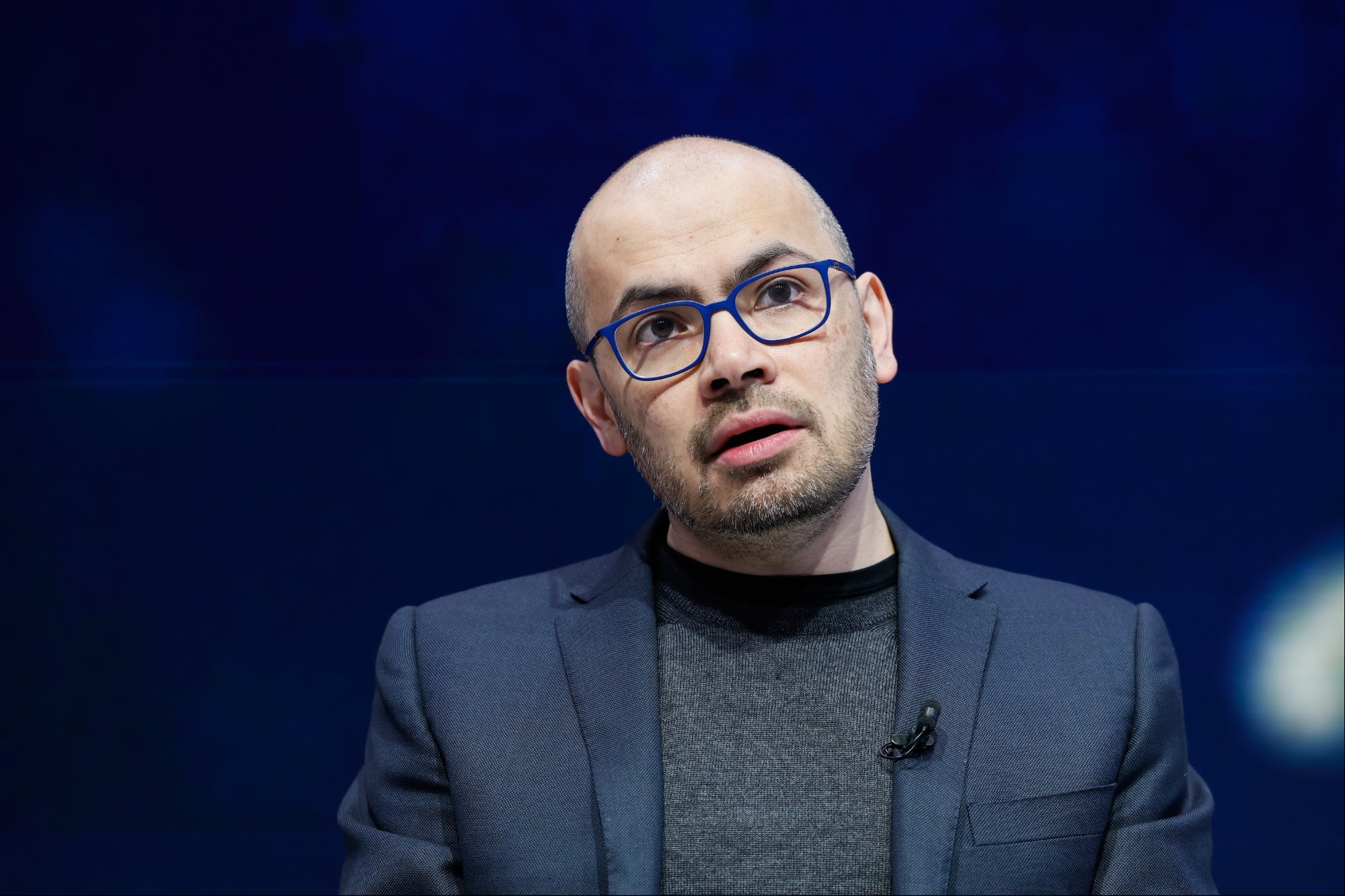 Google cho rằng OpenAI đã quá vội vã khi chèn quảng cáo vào ChatGPT - Ảnh 1.