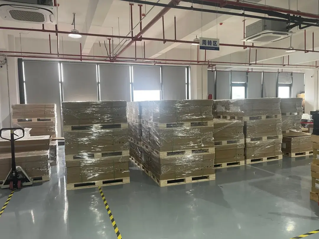 Bị Mỹ hạn chế xuất khẩu, GPU NVIDIA RTX 5090 vẫn ngập tràn trong kho hàng tại Trung Quốc - Ảnh 8.