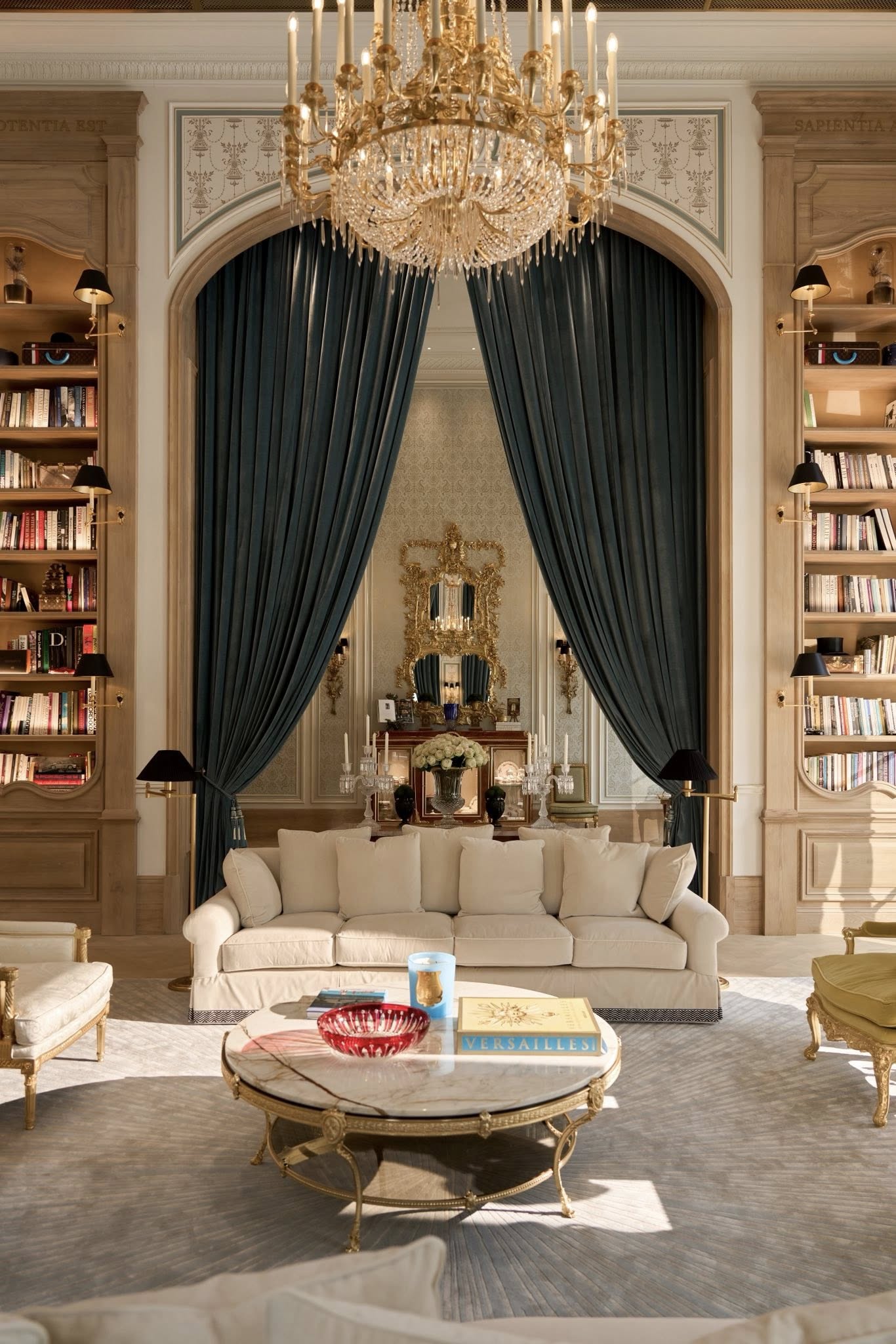 Biệt thự triệu đô ở TP.HCM của Thái Công bị chê "nhìn thôi đã thấy mệt" - Ảnh 8. Biệt thự triệu đô ở TP.HCM của Thái Công bị chê "nhìn thôi đã thấy mệt" - Ảnh 8.