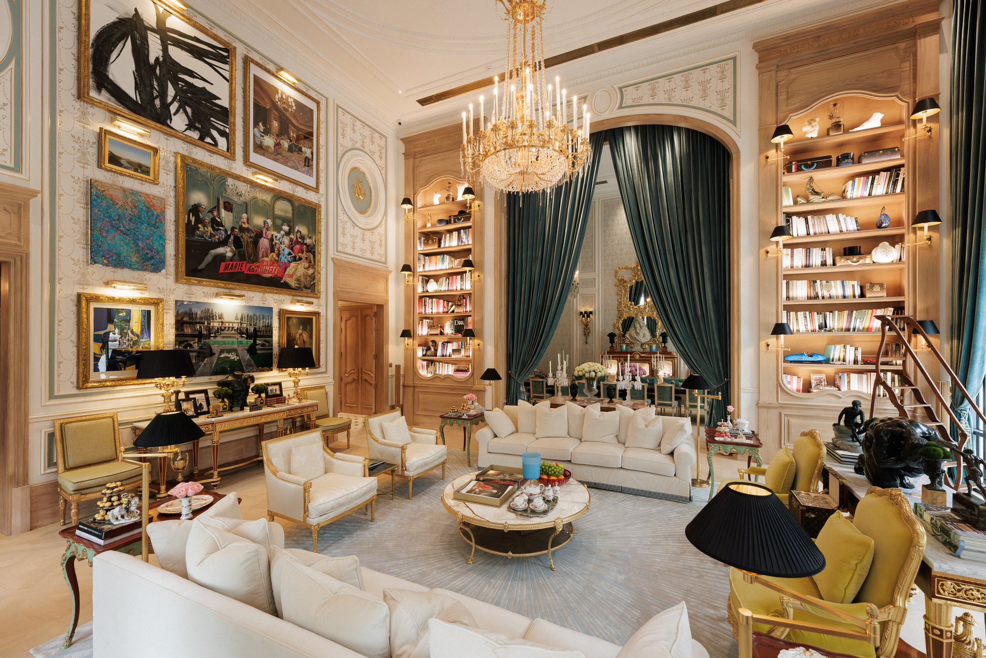 Biệt thự triệu đô ở TP.HCM của Thái Công bị chê "nhìn thôi đã thấy mệt" - Ảnh 3. Biệt thự triệu đô ở TP.HCM của Thái Công bị chê "nhìn thôi đã thấy mệt" - Ảnh 3.