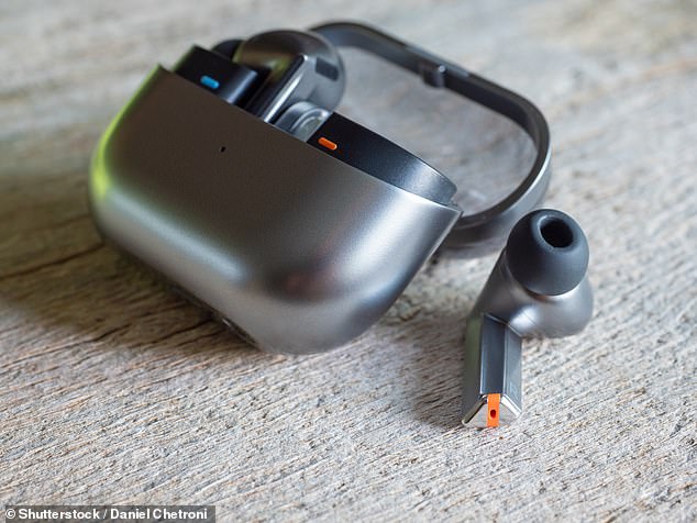 Sốc: 81 mẫu tai nghe dính hóa chất độc hại có thể gây ung thư, loạt ông lớn như Bose, Panasonic, Samsung cũng bị gọi tên- Ảnh 1. Sốc: 81 mẫu tai nghe dính hóa chất độc hại có thể gây ung thư, loạt ông lớn như Bose, Panasonic, Samsung cũng bị gọi tên- Ảnh 1.