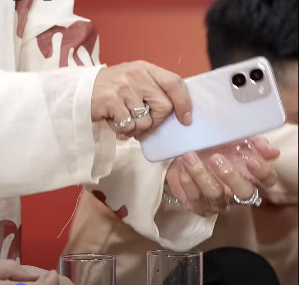 Livestream 6 tiếng còn pin còn live: Khi Y31d bước vào bài test kéo dài suốt một ngày Tết - Ảnh 2. Livestream 6 tiếng còn pin còn live: Khi Y31d bước vào bài test kéo dài suốt một ngày Tết - Ảnh 2.