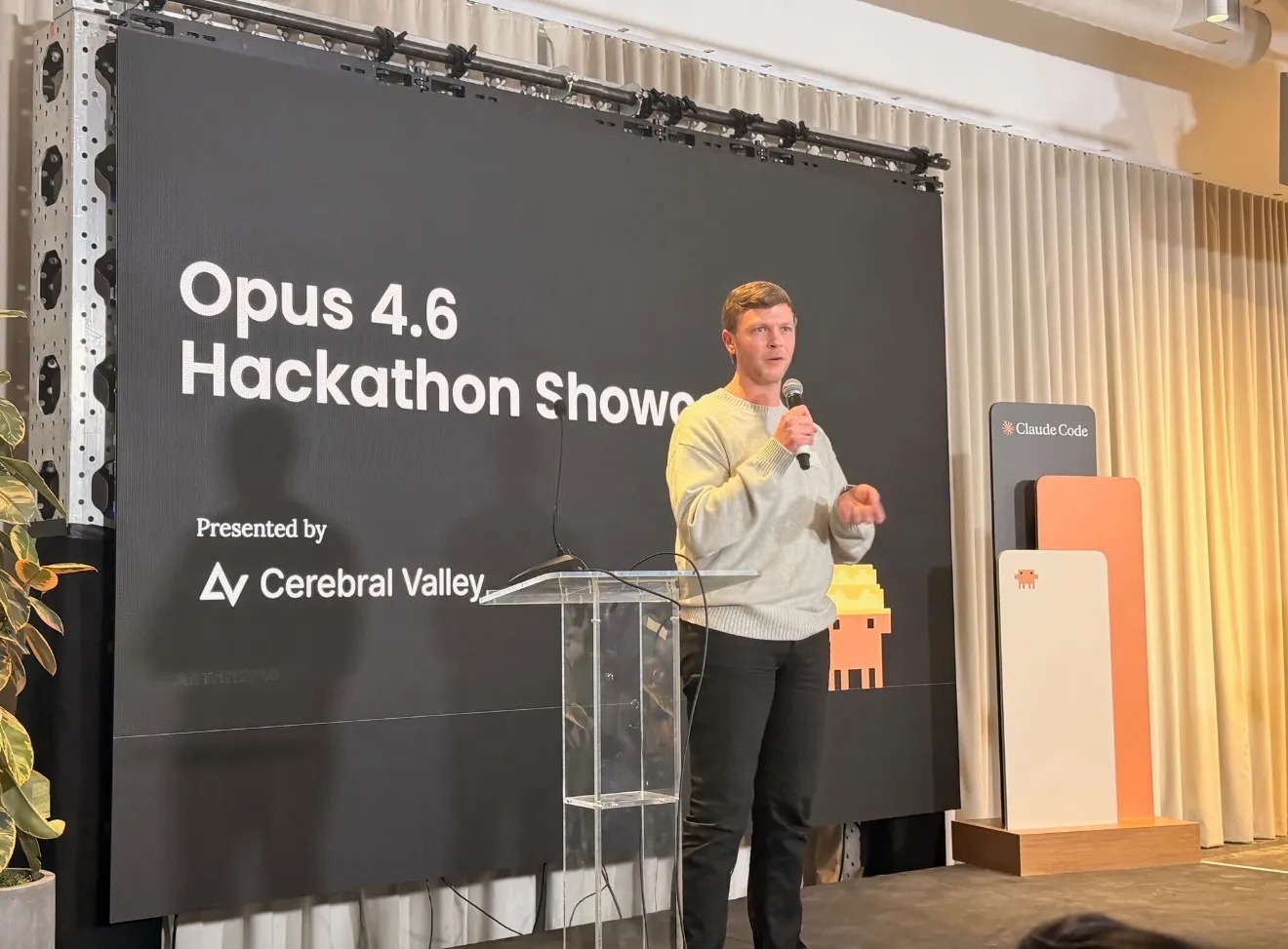 Kỷ nguyên “vibe code”: Luật sư, bác sĩ, nhạc sĩ kéo nhau đi thi hackathon AI, đạt giải top và đều không biết code - Ảnh 1. Kỷ nguyên “vibe code”: Luật sư, bác sĩ, nhạc sĩ kéo nhau đi thi hackathon AI, đạt giải top và đều không biết code - Ảnh 1.