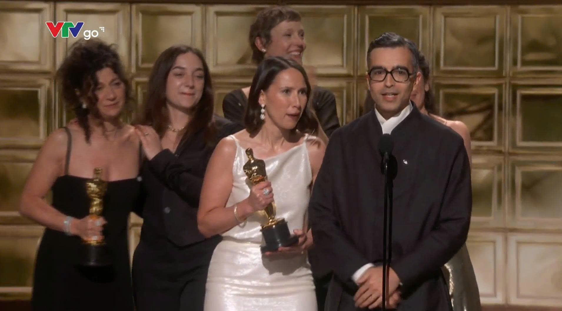 Oscar 2026: Phim của Leonardo DiCaprio thắng lớn, Timothée Chalamet không thể chạm tay đến tượng vàng- Ảnh 21. Oscar 2026: Phim của Leonardo DiCaprio thắng lớn, Timothée Chalamet không thể chạm tay đến tượng vàng- Ảnh 21.