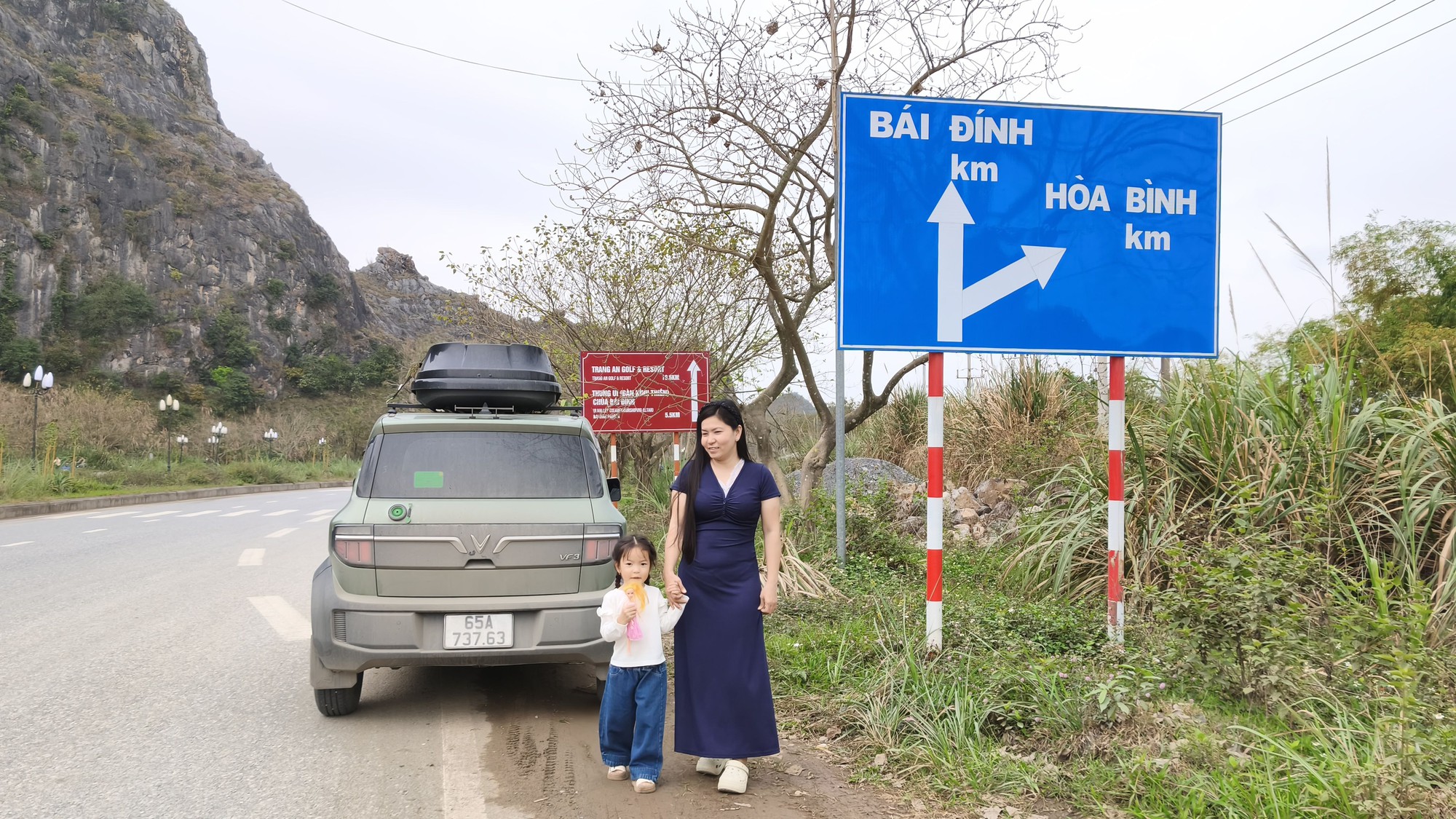 Xuyên Việt 5.500 km bằng VinFast VF 3: Sạc 53 lần, ngủ trên xe thoải mái, tiết kiệm hơn chục triệu và vượt đèo Mã Pì Lèng ngon ơ- Ảnh 2. Xuyên Việt 5.500 km bằng VinFast VF 3: Sạc 53 lần, ngủ trên xe thoải mái, tiết kiệm hơn chục triệu và vượt đèo Mã Pì Lèng ngon ơ- Ảnh 2.