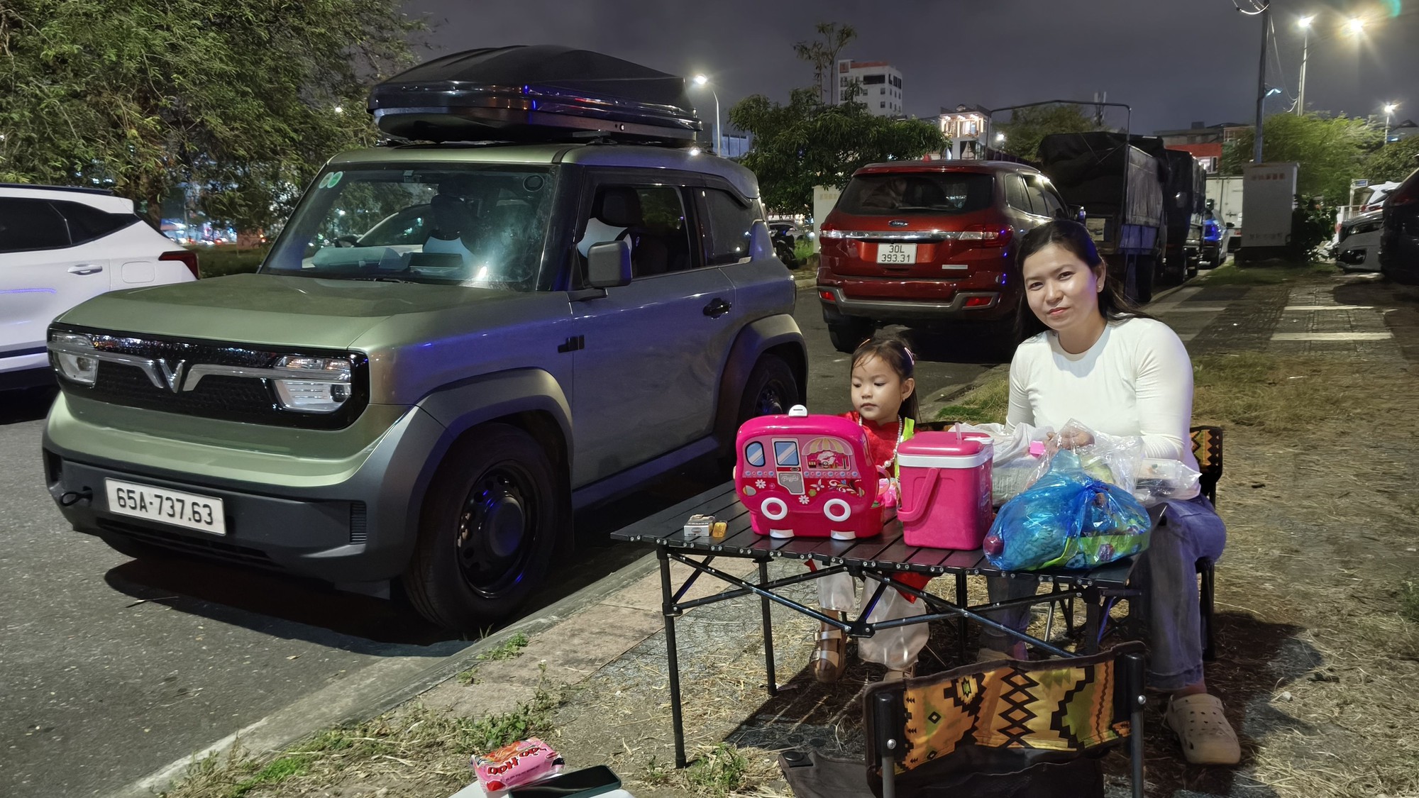 Xuyên Việt 5.500 km bằng VinFast VF 3: Sạc 53 lần, ngủ trên xe thoải mái, tiết kiệm hơn chục triệu và vượt đèo Mã Pì Lèng ngon ơ- Ảnh 9. Xuyên Việt 5.500 km bằng VinFast VF 3: Sạc 53 lần, ngủ trên xe thoải mái, tiết kiệm hơn chục triệu và vượt đèo Mã Pì Lèng ngon ơ- Ảnh 9.