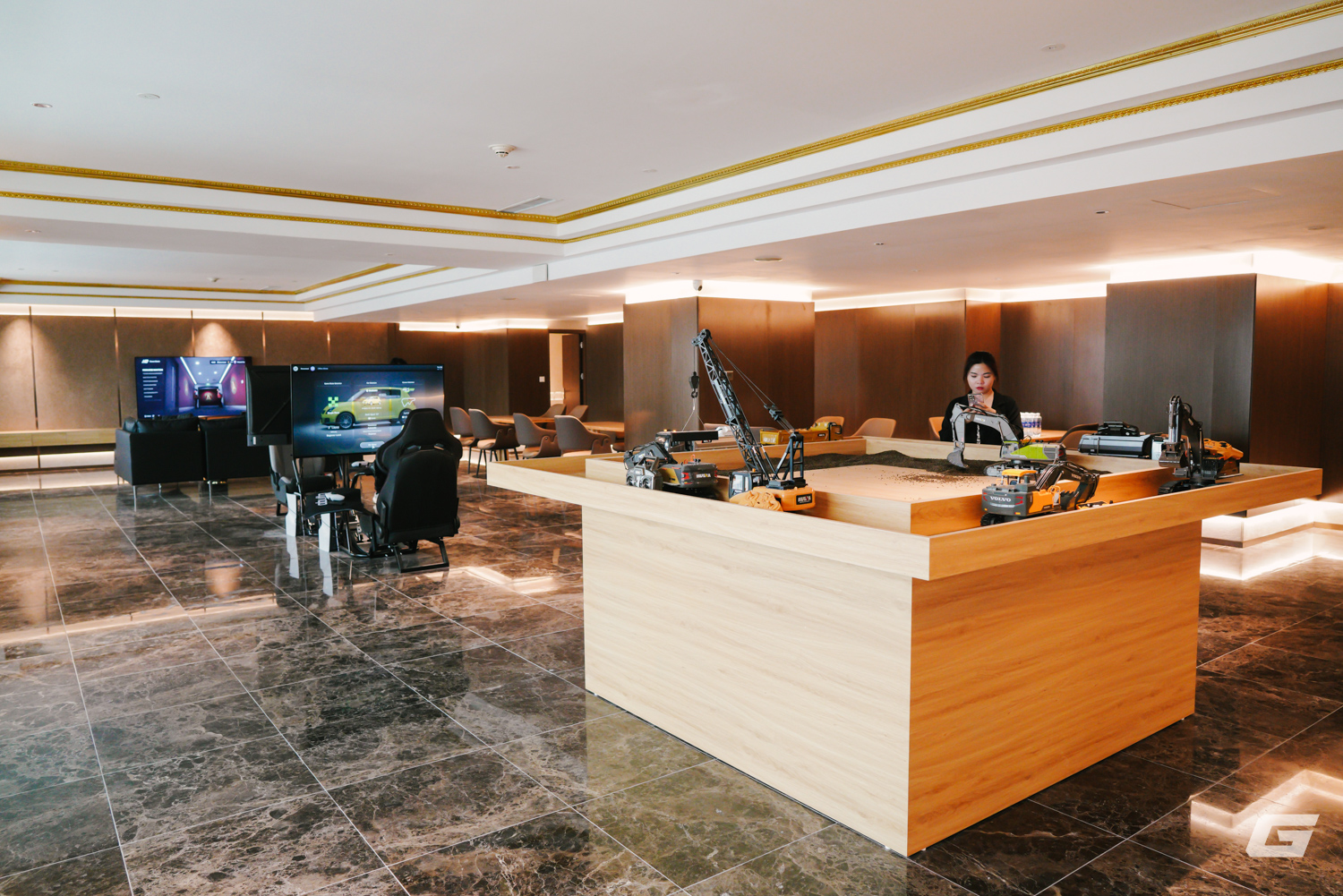 Khách sạn 5 sao Grand Plaza Hà Nội mở riêng phòng giải trí cho game thủ: Đầy đủ từ máy tính, PlayStation 5 cho tới Nintendo Switch 2 - Ảnh 1.