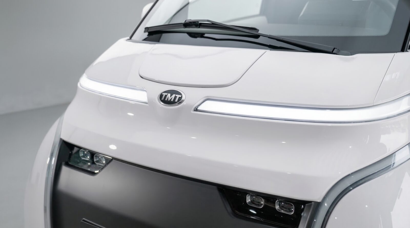 Ô tô điện Việt Nam giá từ 148 triệu đồng sắp ra mắt: Tháo pin như xe máy, sạc được tại nhà, chạy gần 10 vòng Hồ Tây mới hết pin- Ảnh 4. Ô tô điện Việt Nam giá từ 148 triệu đồng sắp ra mắt: Tháo pin như xe máy, sạc được tại nhà, chạy gần 10 vòng Hồ Tây mới hết pin- Ảnh 4.