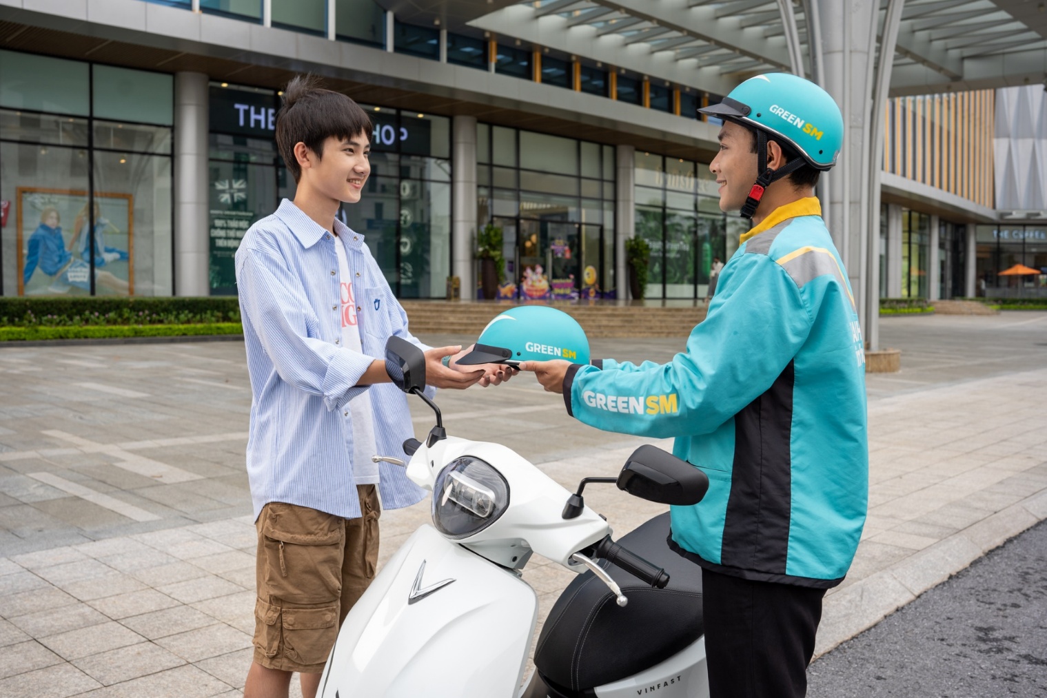 Green SM tiếp sức, tài xế công nghệ “rộng đường” chuyển sang xe điện - Ảnh 2. Green SM tiếp sức, tài xế công nghệ “rộng đường” chuyển sang xe điện - Ảnh 2.