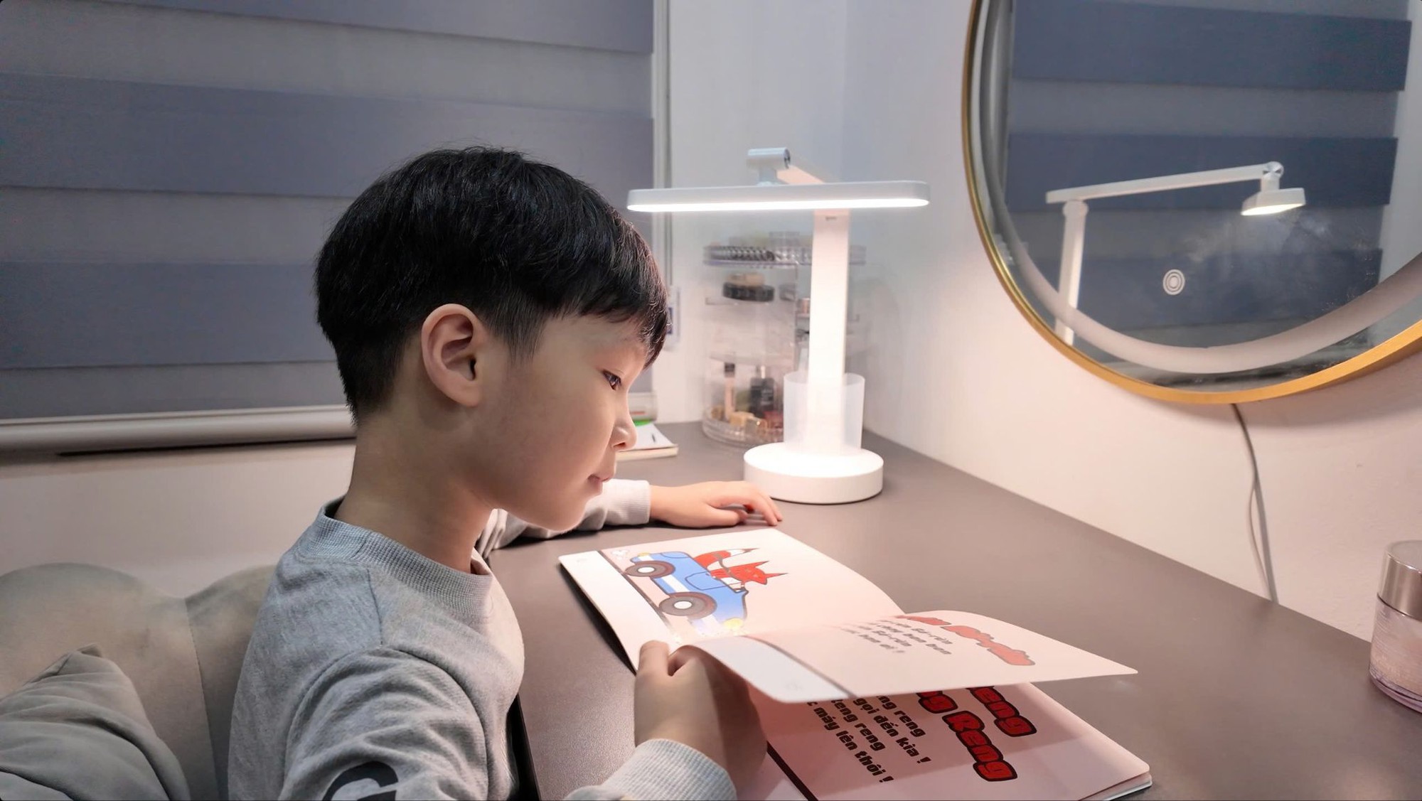 Dùng thử đèn học chống cận Bravio Lumi C10: Ánh sáng toàn phổ, pin sạc USB-C tiện lợi, giá chỉ hơn 300.000đ - Ảnh 1.