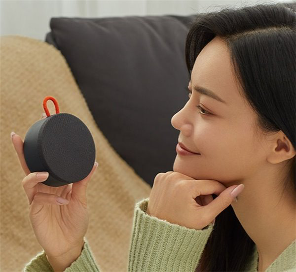 Xiaomi ra mắt loa ngo&agrave;i trời Mi Outdoor Mini: Kh&aacute;ng nước, pin 10 tiếng, gi&aacute; 333.000 đồng - Ảnh 2.