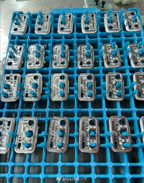 Huawei P40 lộ ảnh render: M&agrave;n h&igrave;nh nốt ruồi như Galaxy S10 , cụm 3 camera ch&iacute;nh giống Galaxy S20 - Ảnh 2.