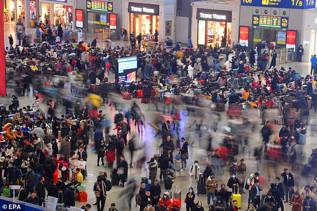 WHO: Virus corona mới chưa phải t&igrave;nh trạng khẩn cấp quốc tế, phong tỏa th&agrave;nh phố, cửa khẩu kh&ocirc;ng ngăn được dịch bệnh l&acirc;y lan - Ảnh 4.