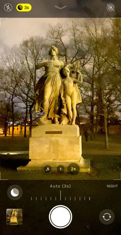 Sự thật chán chường về chế độ chụp đêm của iPhone 11 Pro - Ảnh 4. Sự thật chán chường về chế độ chụp đêm của iPhone 11 Pro - Ảnh 4.