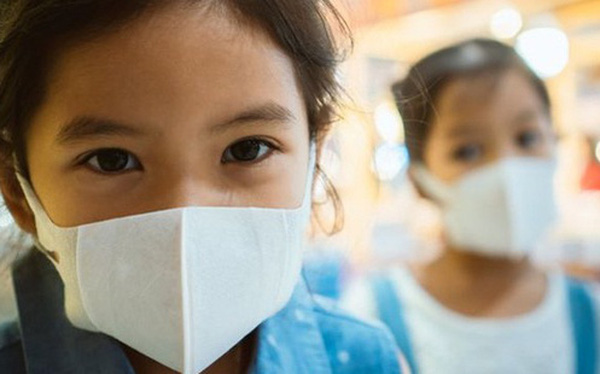 BS Phạm Nguy&ecirc;n Qu&yacute;: Khẩu trang y tế v&agrave; N95 d&ugrave;ng c&aacute;i n&agrave;o đủ để ph&ograve;ng Corona? Ai cần đeo khẩu trang? - Ảnh 1.