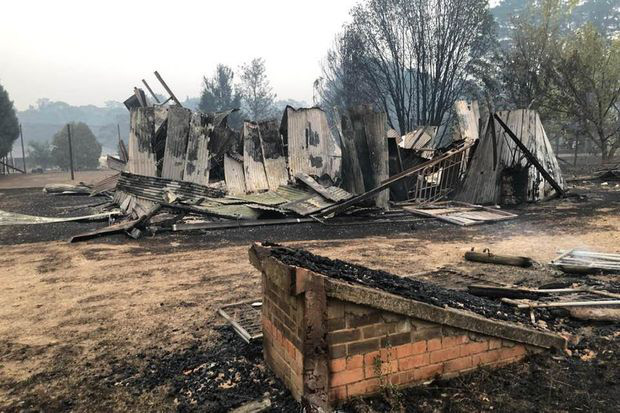 Ch&aacute;y rừng ở &Uacute;c n&oacute;ng đến nỗi tạo ra cả sấm v&agrave; chớp giật đ&ugrave;ng đ&ugrave;ng - Ảnh 3.