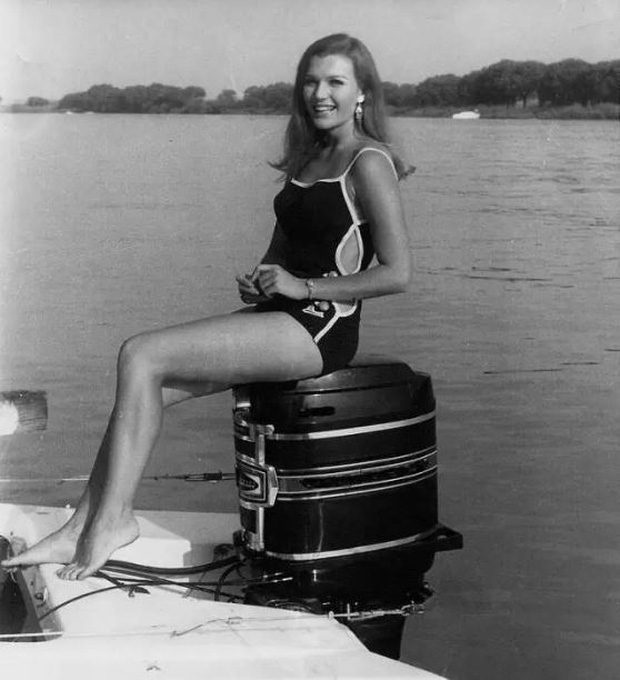 Cuộc đời của Maye Musk: Người mẹ si&ecirc;u anh h&ugrave;ng cực kỳ s&agrave;nh điệu đứng đằng sau sự th&agrave;nh c&ocirc;ng của tỷ ph&uacute; thi&ecirc;n t&agrave;i Elon Musk - Ảnh 4.