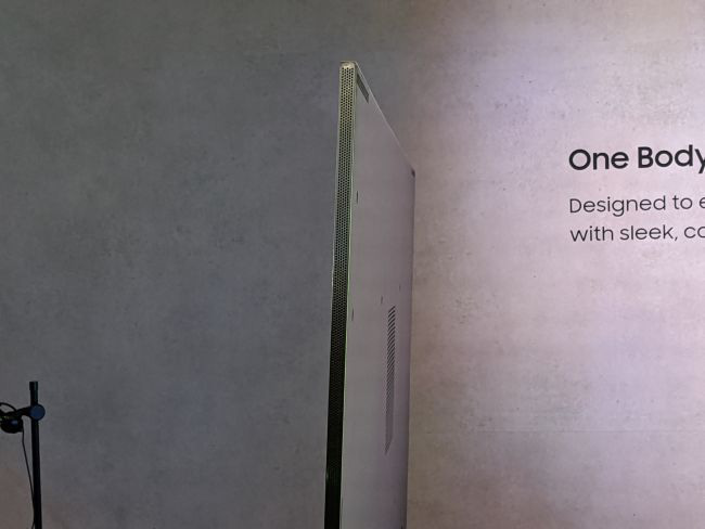 [CES 2020] Cận cảnh chiếc TV QLED kh&ocirc;ng viền của Samsung:Thiết kế cực kỳ ấn tượng, tỷ lệ m&agrave;n h&igrave;nh 99%, chỉ mỏng 14,9mm - Ảnh 5.