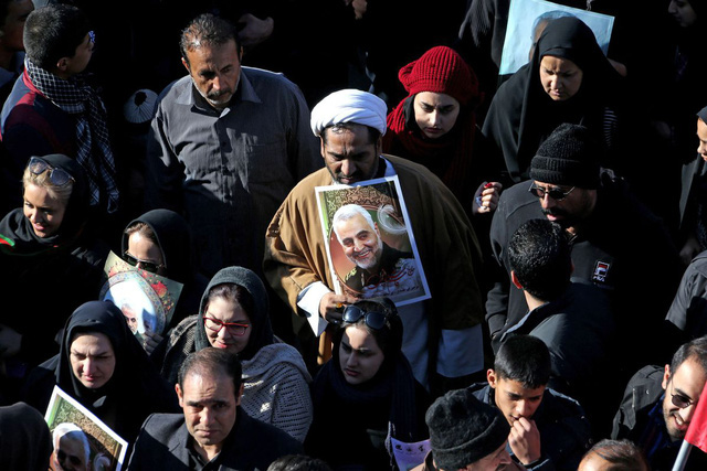 Kh&ocirc;ng phải t&ecirc;n lửa hay hạt nh&acirc;n, đ&acirc;y mới l&agrave; vũ kh&iacute; chủ lực m&agrave; Iran c&oacute; thể sử dụng với Mỹ - Ảnh 3.