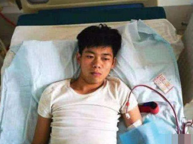 Mỹ nhân “thà khóc trên BMW còn hơn cười trên xe đạp”, chàng trai bán thận để mua iPhone - giờ đây họ thế nào sau 10 năm? - Ảnh 11. Mỹ nhân “thà khóc trên BMW còn hơn cười trên xe đạp”, chàng trai bán thận để mua iPhone - giờ đây họ thế nào sau 10 năm? - Ảnh 11.