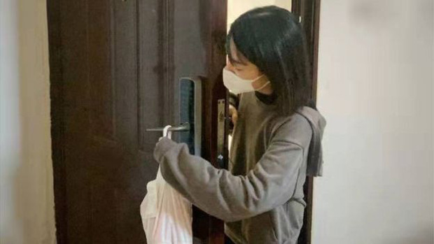 Trong l&ograve;ng Vũ H&aacute;n: Người d&acirc;n l&agrave;m thế n&agrave;o để c&oacute; thức ăn khi to&agrave;n th&agrave;nh phố đang bị phong tỏa? - Ảnh 2.