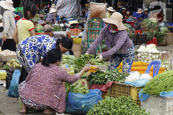 Virus corona c&oacute; tồn tại tr&ecirc;n rau v&agrave; thịt kh&ocirc;ng? Cảnh b&aacute;o một việc nhất định phải l&agrave;m sau khi mua thực phẩm - Ảnh 2.