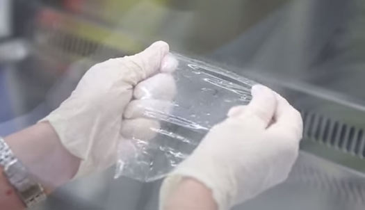 Vật liệu hydrogel hoàn toàn mới được sử dụng để tạo ra loại bao cao su này.