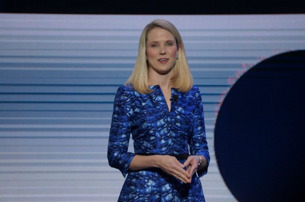 CEO Marissa Mayer muốn quan hệ với cả Google trong khi thỏa thuận hợp tác với Microsoft vẫn còn.